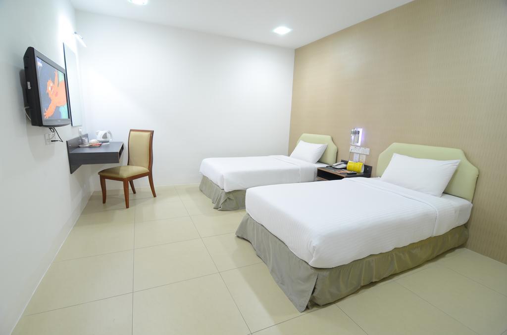Hotel Avenue Kuantan Bagian luar foto