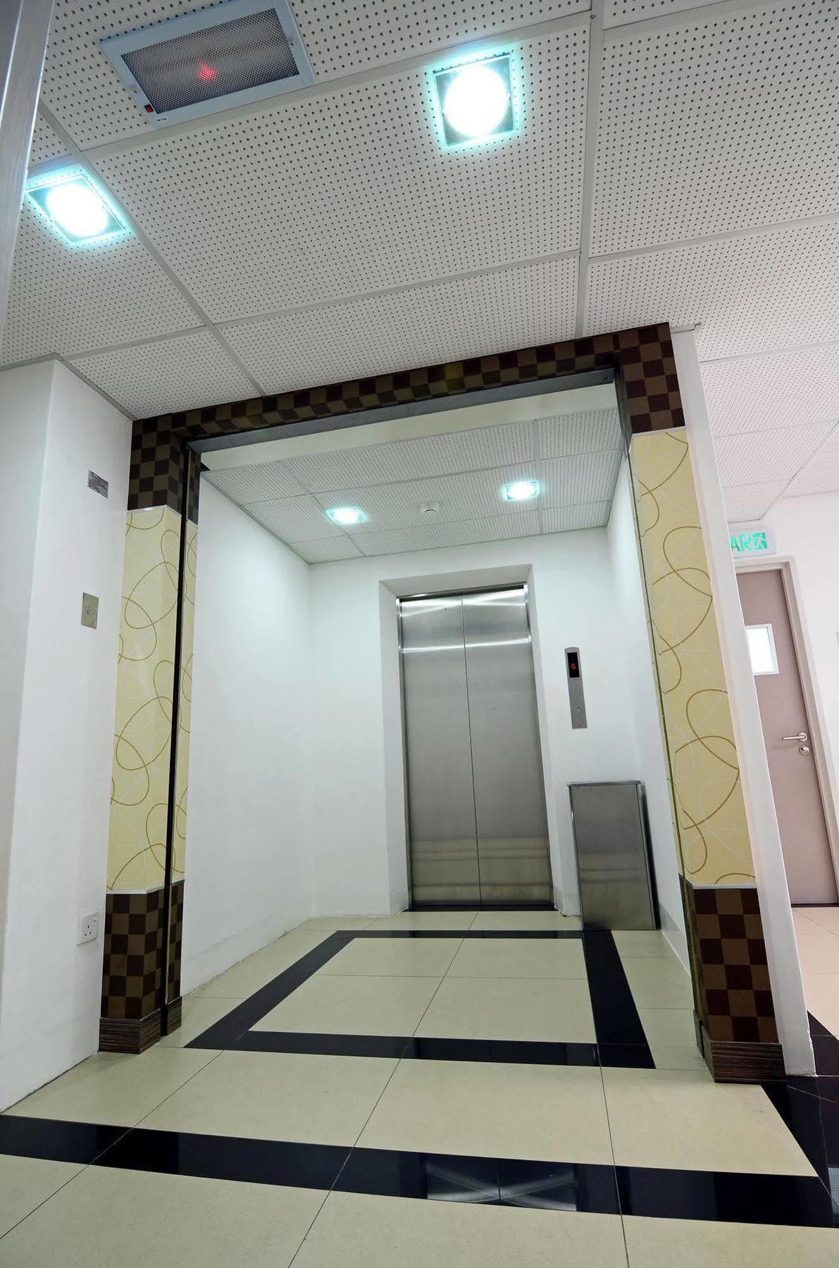 Hotel Avenue Kuantan Bagian luar foto