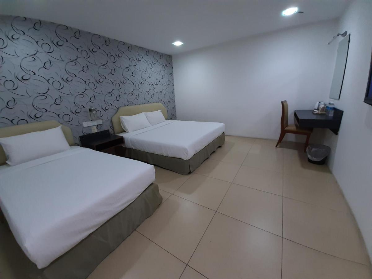 Hotel Avenue Kuantan Bagian luar foto