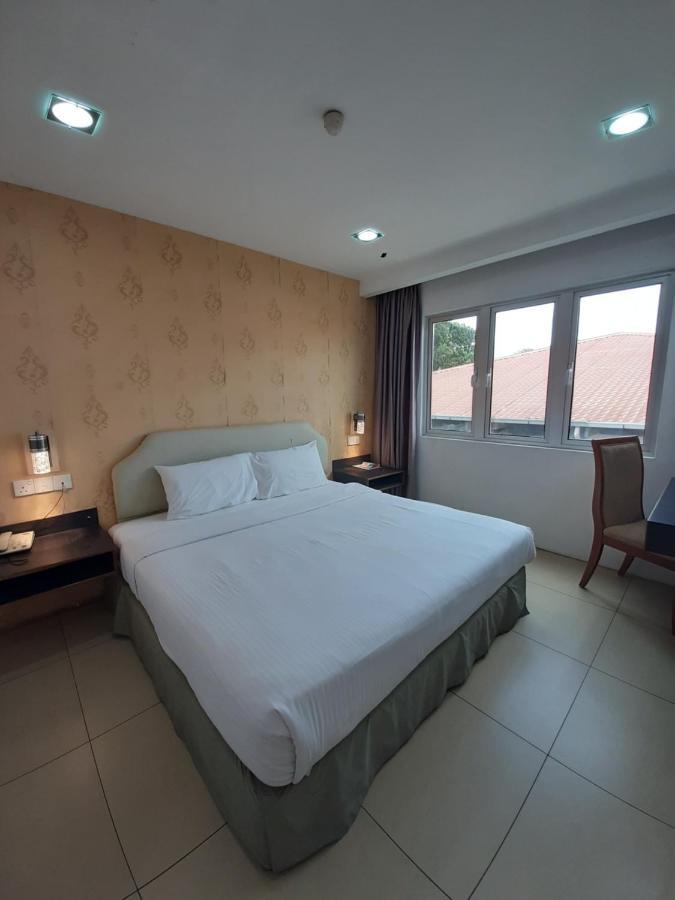 Hotel Avenue Kuantan Bagian luar foto